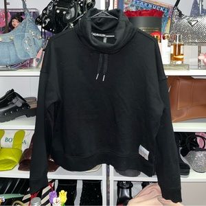 CALVIN KLEIN turtle neck cropped sweater